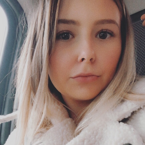 Meet your Posher, Kelly - Picture 1 of 1